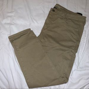 American Eagle Khaki Jegging